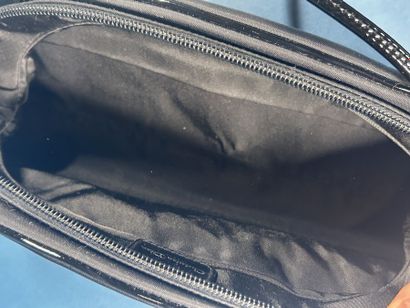CHRISTIAN DIOR 
Sac du soir demi-lune en...