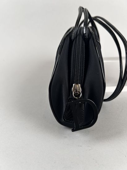CHRISTIAN DIOR 
Sac du soir demi-lune en...