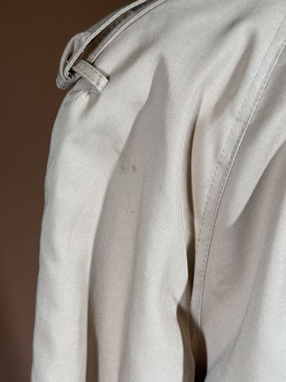 CÉLINE 
Trench coat en gabardine beigei,...