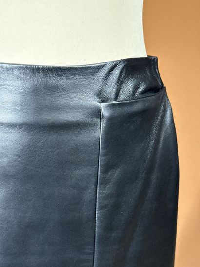 ALEXANDER McQUEEN 
Jupe mi-longue en cuir...