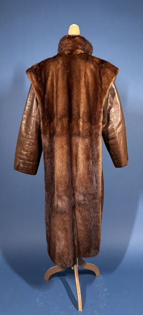 Jean-Charles DE CASTELBAJAC pour J. MENDEL
Manteau...
