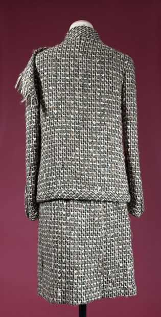 CHANEL haute couture, n°57917.
Tailleur en...