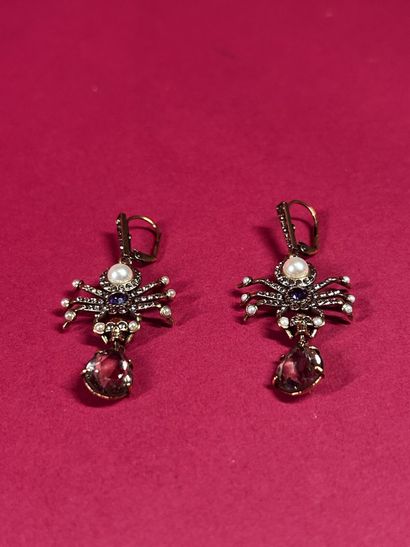 ALEXANDER McQUEEN 
Parure en métal doré découpée...