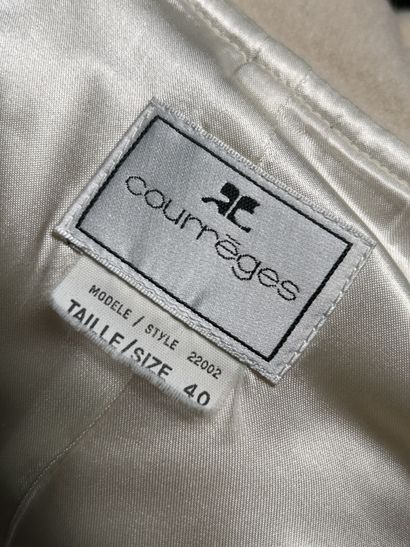 COURRÈGES Paris 
Long manteau en lainage...