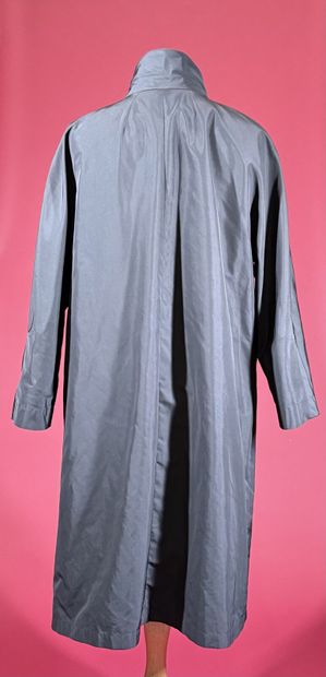 YVES SAINT LAURENT
Imperméable en polyester...