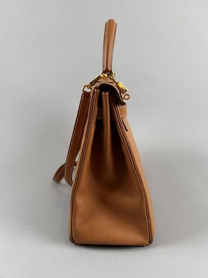 HERMÈS Paris Made in France 
Sac Kelly 35...