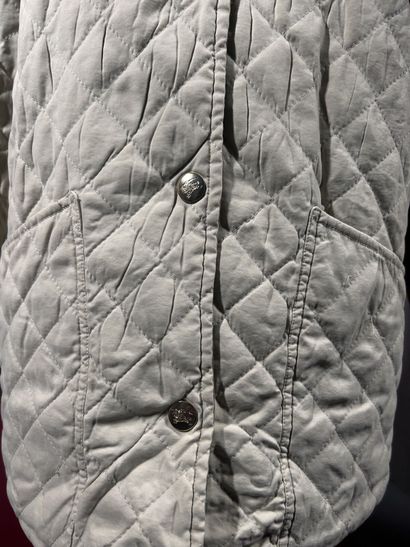 BURBERRYS'
Veste coupe-vent matelassée ivoire...