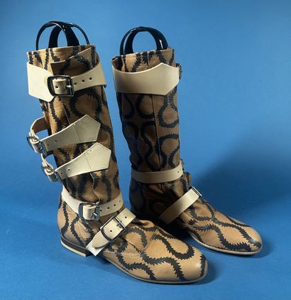 VIVIENNE WESTWOOD 
Paire de bottes pirate...