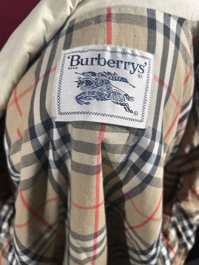 BURBERRYS'
Veste coupe-vent matelassée ivoire...