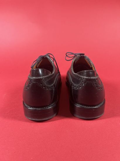 J. M. WESTON 
Deux paires de derby homme...