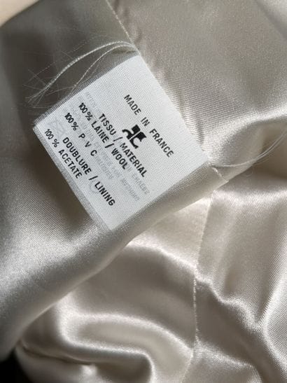 COURRÈGES Paris 
Long manteau en lainage...
