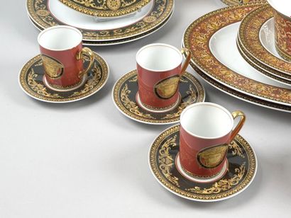 VERSACE - Medusa
Partie de service en porcelaine...