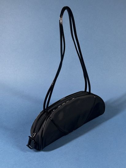 CHRISTIAN DIOR 
Sac du soir demi-lune en...