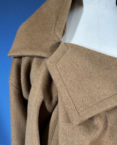 WORDS END VIVIENNE WESTWOOD 
Manteau déglingue...