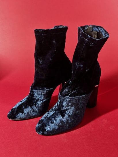 PHILLIP LIM
Paire de bottines en velours...