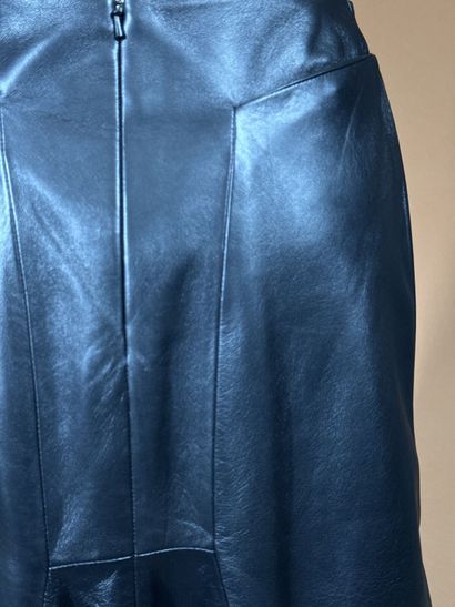 ALEXANDER McQUEEN 
Jupe mi-longue en cuir...