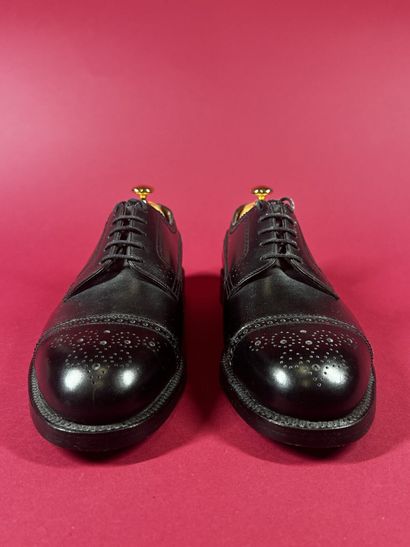 J. M. WESTON 
Paire de derby homme à lacets...