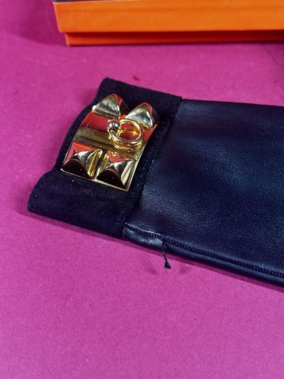 HERMÈS Paris, Made in France 
Paire de gants...