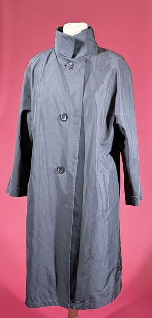 YVES SAINT LAURENT
Imperméable en polyester...