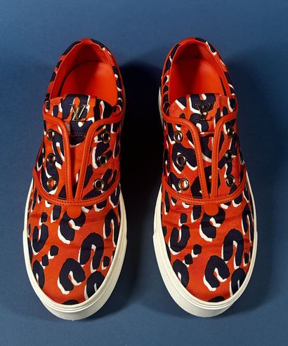 LOUIS VUITTON
Paire de baskets basse sans...