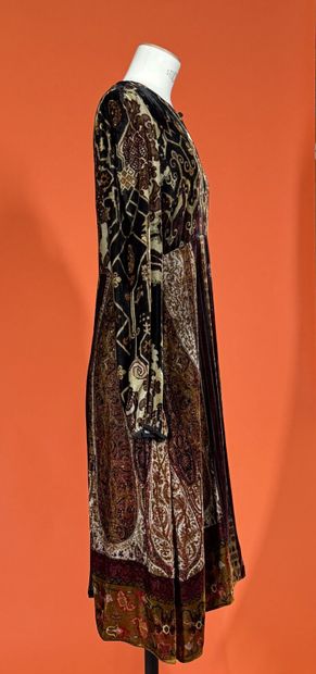 ETRO
Robe longue en velours imprimé de rayure...