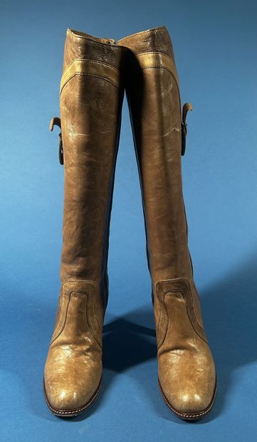 DOLCE & GABBANA
Paire de bottes en cuir beige...