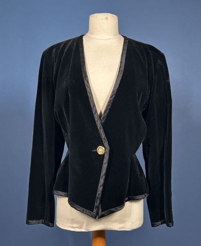 SAINT LAURENT RIVE GAUCHE 
Veste du soir...