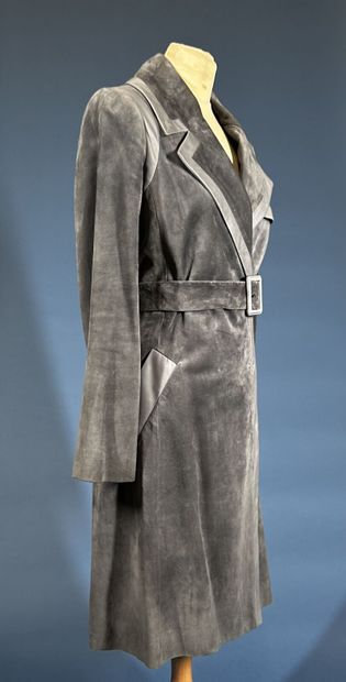 CHRISTIAN DIOR Boutique 
Trench coat en daim...