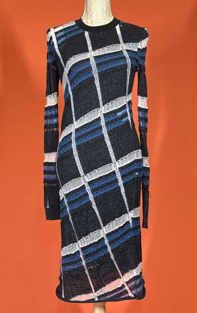 LOUIS VUITTON 
Robe longue pull en mailles...