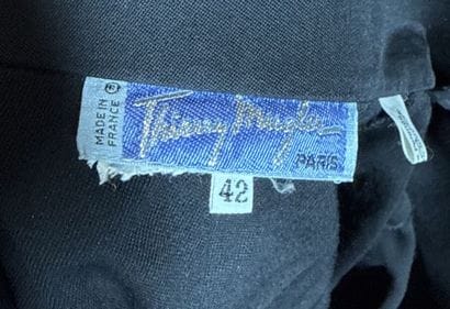 THIERRY MUGLER 
Veste en laine peignée orange,...