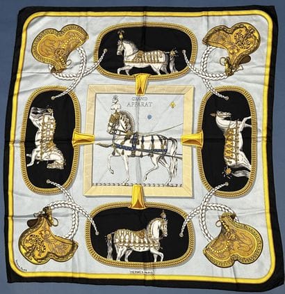 HERMÈS Paris 
Carré en twill de soie imprimée...