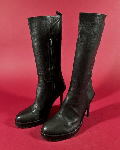 ANN DEMEULEMEESTER
Bottes en cuir noir, bout...