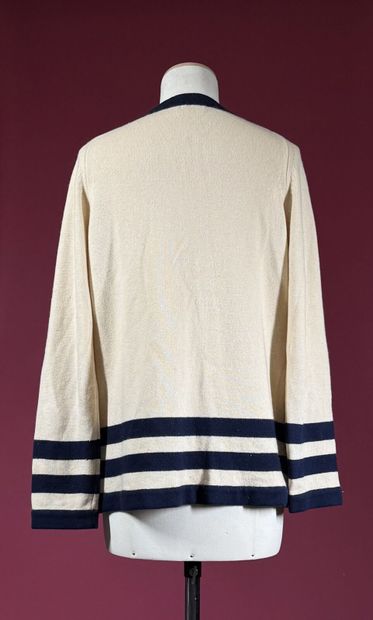 CHANEL 
Cardigan bicolore en cachemire ivoire/marine,...