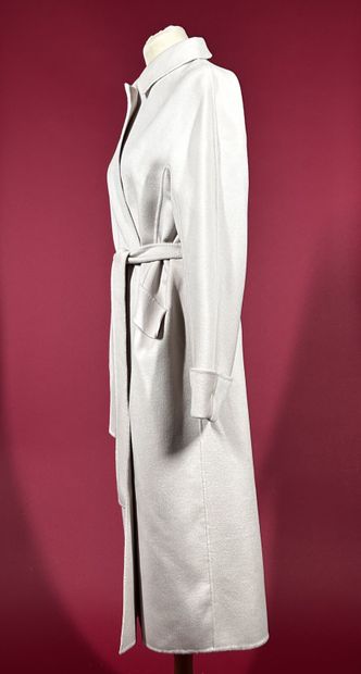 'S MAX MARA
Manteau en laine et angora crème...