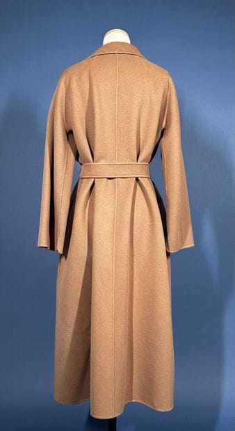 'S MAX MARA
Manteau en laine camel à col...
