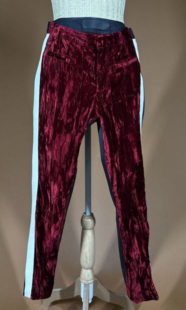 HAIDER ACKERMANN
Ensemble en velours frappé,...