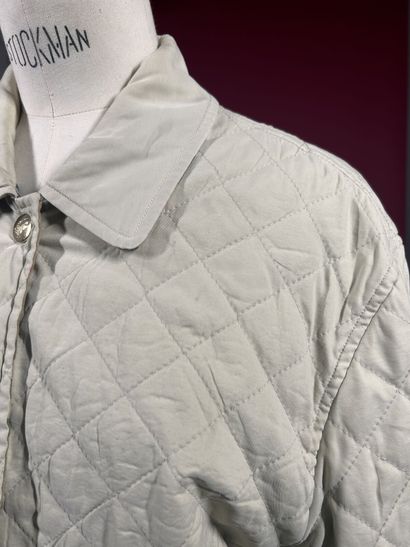 BURBERRYS'
Veste coupe-vent matelassée ivoire...