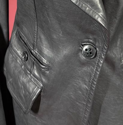ANN DEMEULEMEESTER 
Veste 7/8e en cuir noir,...