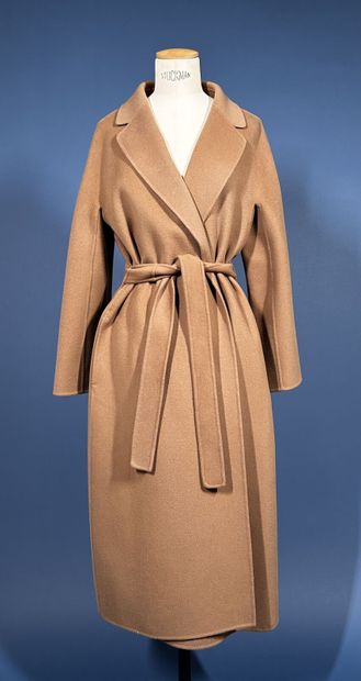 'S MAX MARA
Manteau en laine camel à col...