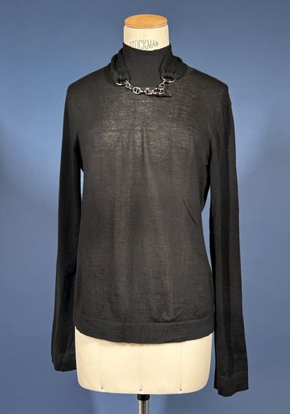 HERMÈS Paris
Pull en cachemire et soie noirs,...