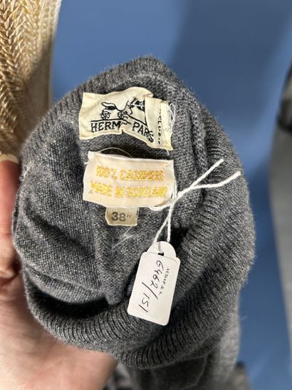 HERMÈS Paris
Pull à col roulé en cachemire...