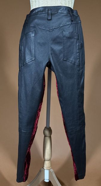 HAIDER ACKERMANN
Ensemble en velours frappé,...