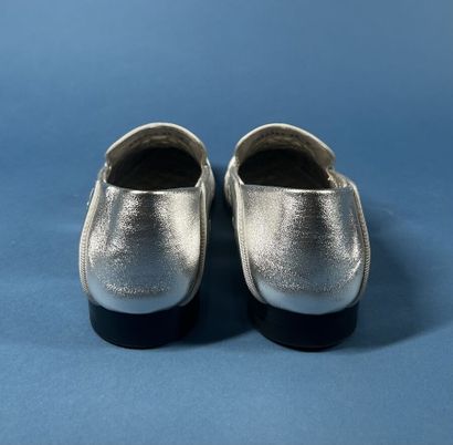 ALEXANDER McQUEEN
Paire de sleepers en cuir...