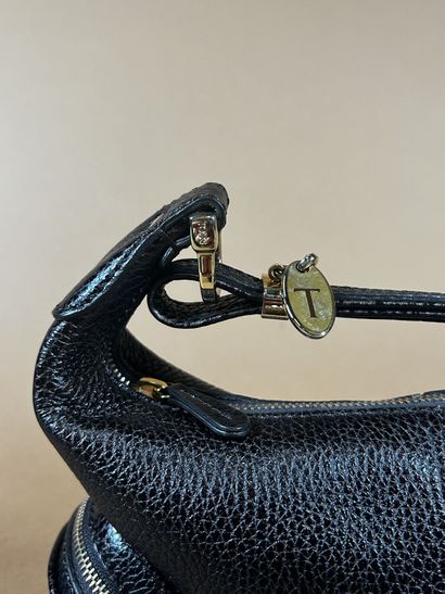 TOD'S 
Petit sac en cuir grainé marron à...