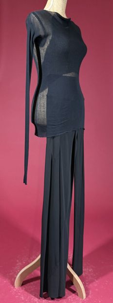 RICK OWENS 
Ensemble composé d'un top côtelé...