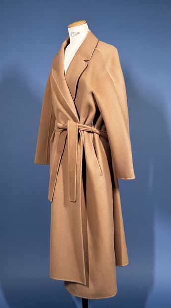 'S MAX MARA
Manteau en laine camel à col...