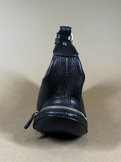 TOD'S 
Petit sac en cuir grainé marron à...