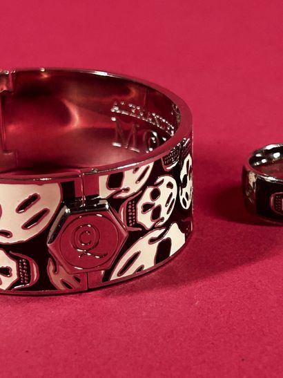 ALEXANDER McQUEEN 
Bracelet manchette s'ouvrant...