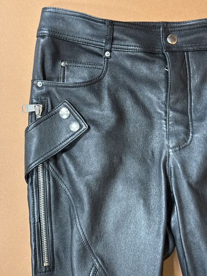 ALEXANDER McQUEEN 
Blouson perfecto en cuir...