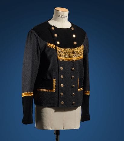 JEAN-PAUL GAULTIER FEMME 
Veste en drap noir,...